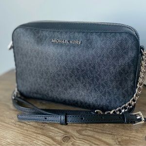 Michael Kors Signature Jet Set East-West Crossbody in Black